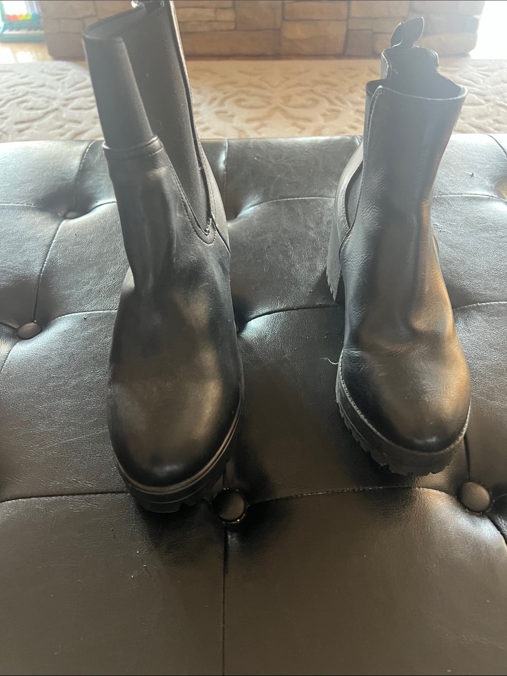 Women's Black Chelsea Lug-Sole Ankle Boots